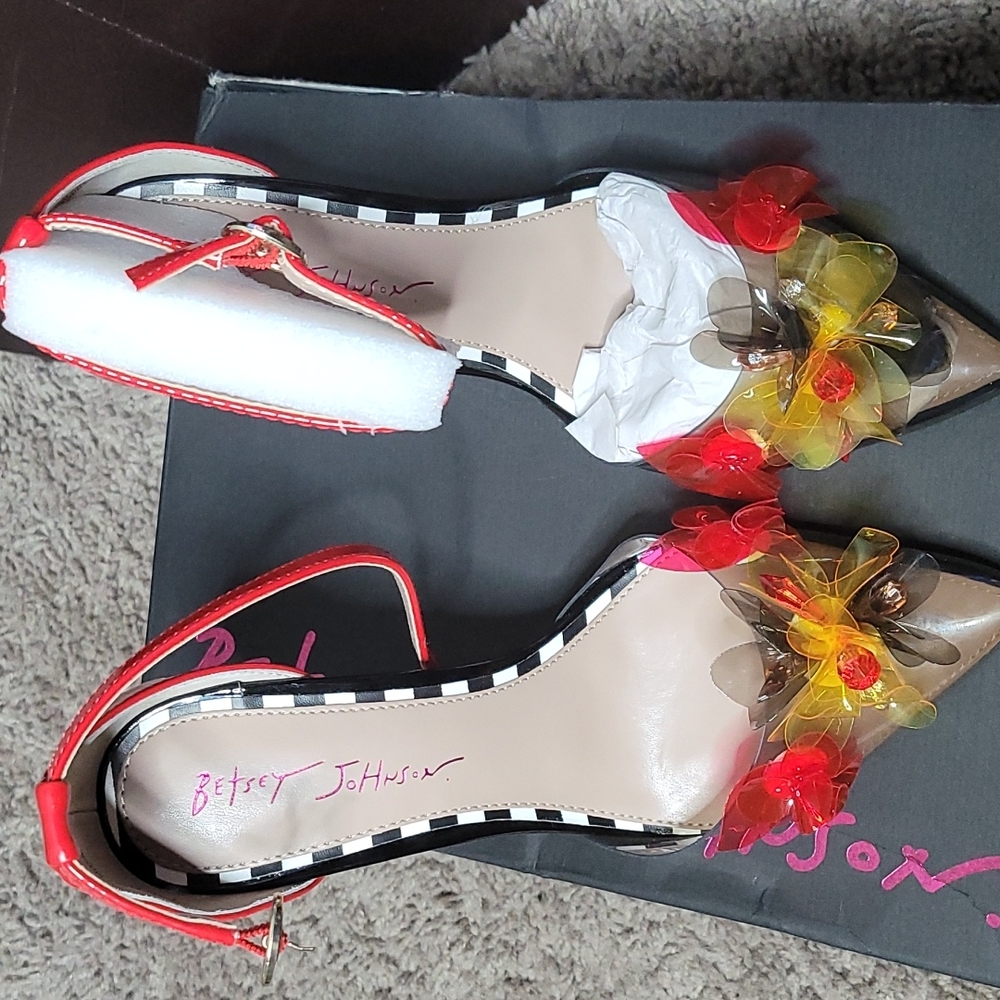Betsy Johnson  Shoes size 8